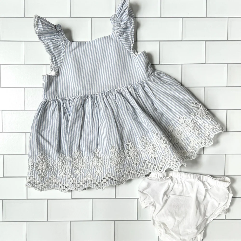 6-12M🩵 GAP Baby Girls Blue White Stripe Eyelet Embroidered Ruffle Sleeve Dress